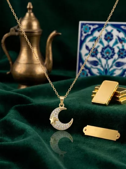 Gold Renk Hilal Çelik Kolye