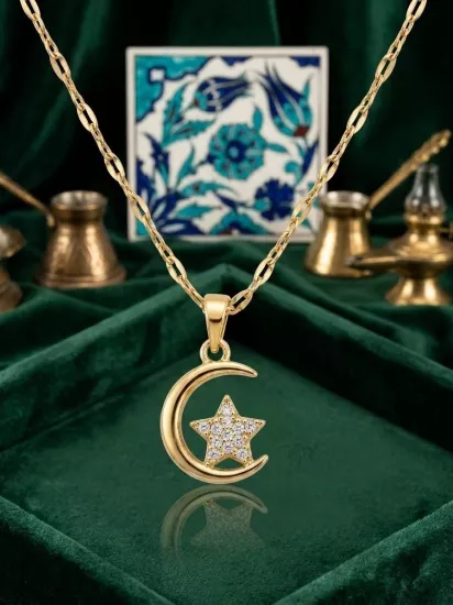 Gold Renk Hilal Çelik Kolye