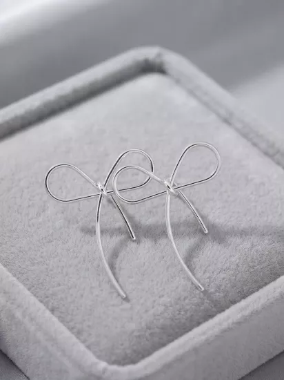 Silver Kurdele Figürlü Küpe