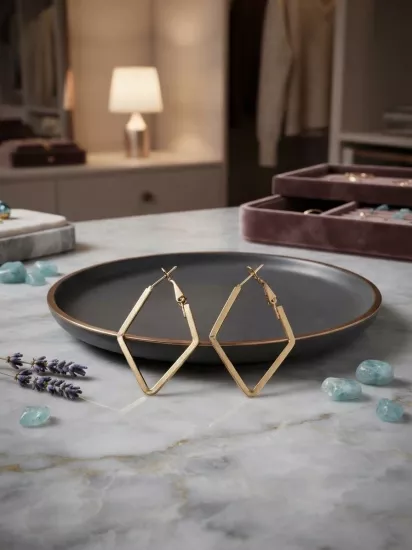 Minimalist Tasarım Gold Renk Halka Küpe