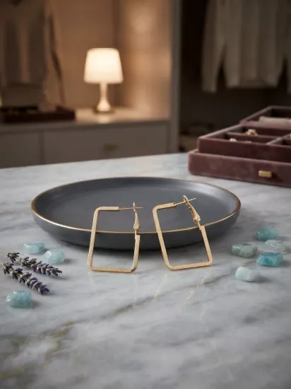 Minimalist Tasarım Gold Renk Halka Küpe
